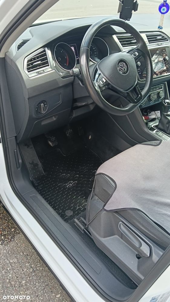 Volkswagen Tiguan - 10