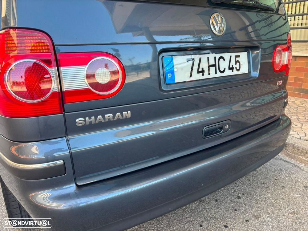 VW Sharan 1.9 TDI Comfortline Family - 16