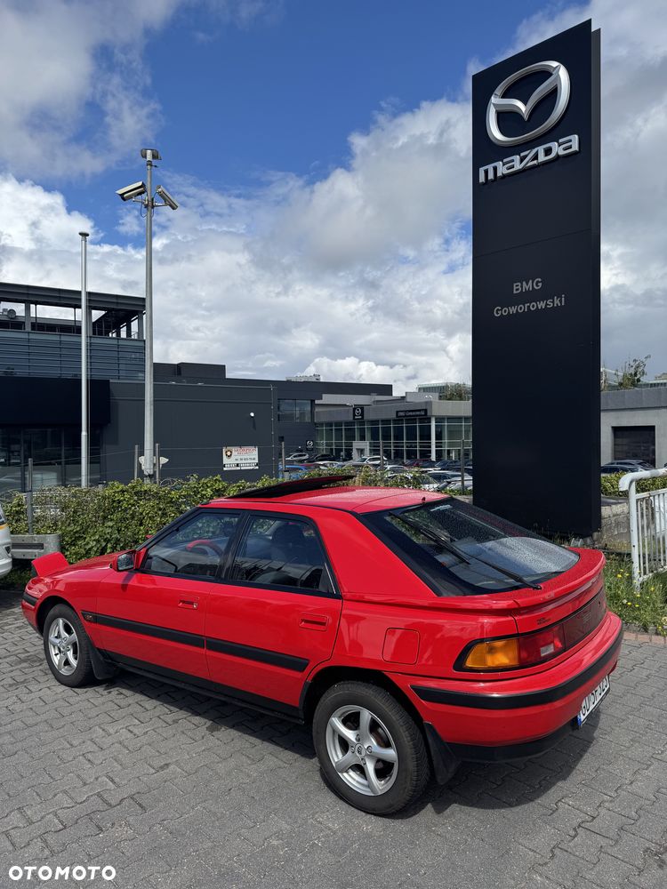 Mazda 323F - 5