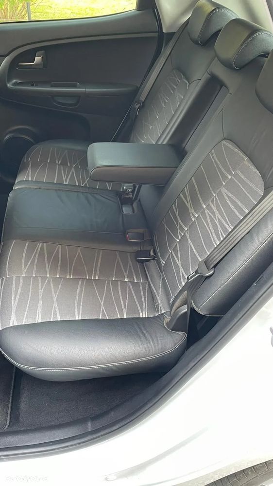 Kia Venga 1.4 CVVT Dream-Team Edition - 19