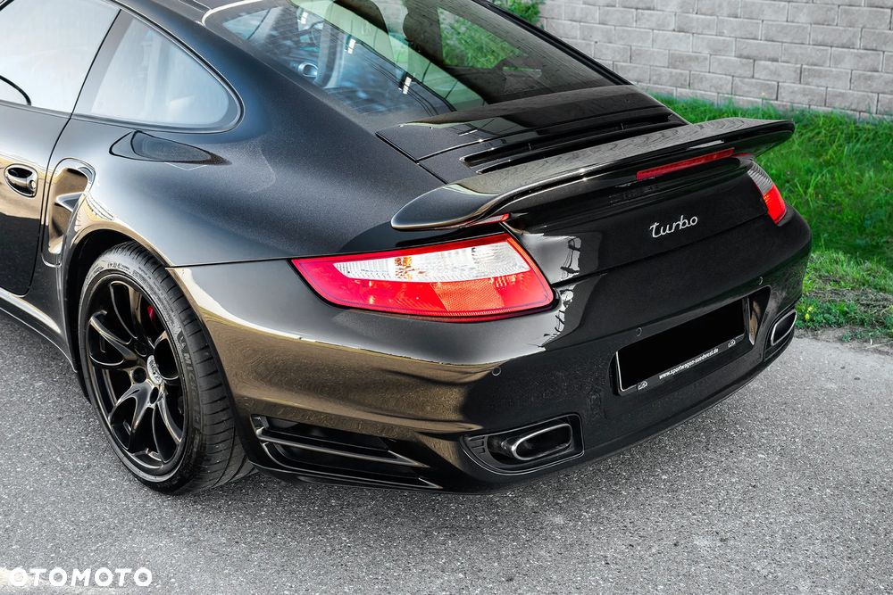 Porsche 911 Turbo - 12