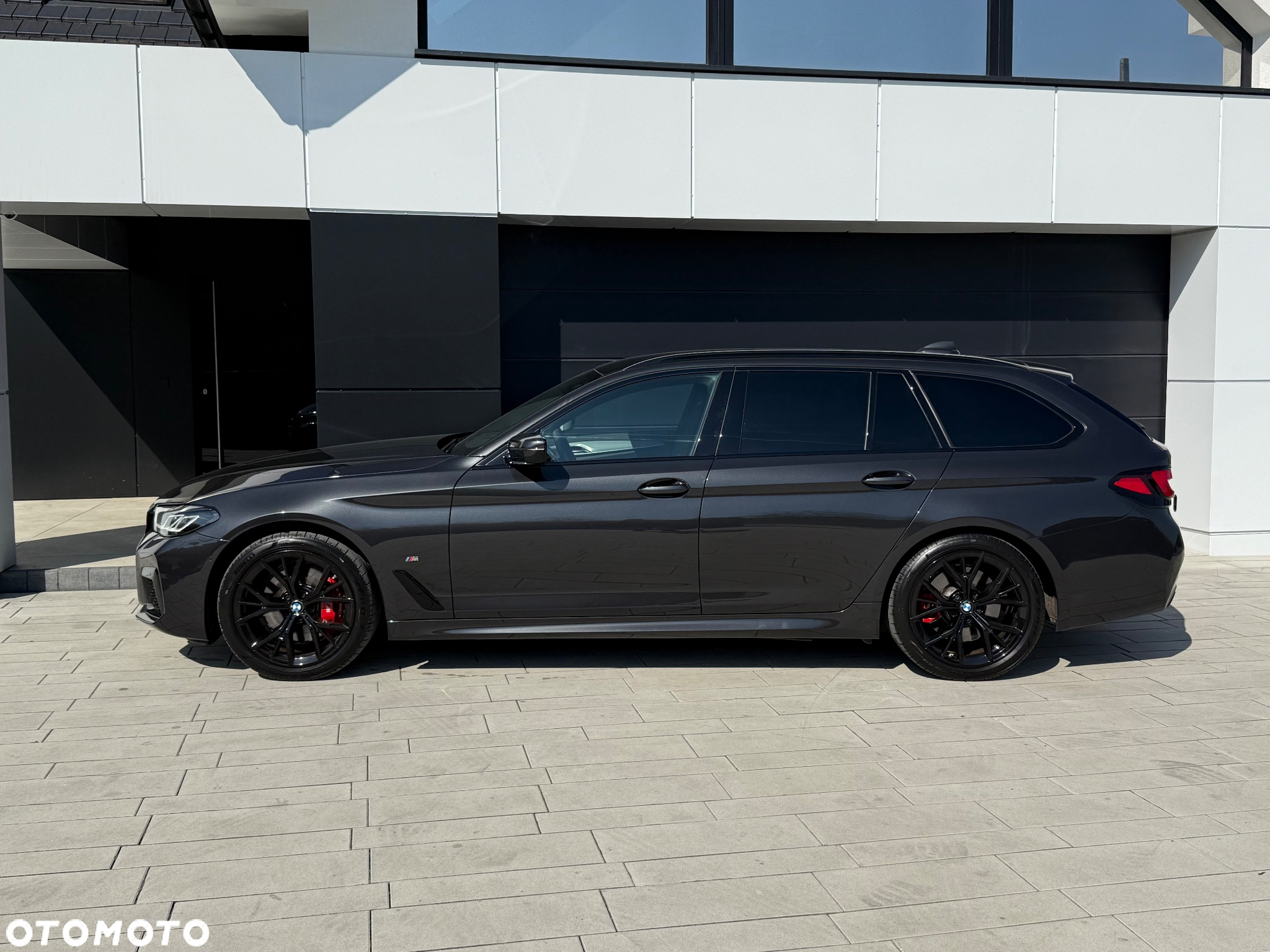 BMW Seria 5 520d xDrive Touring M Sport Edition - 33