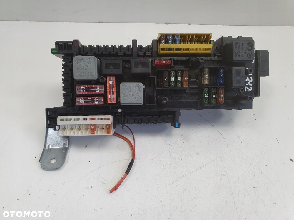 Mercedes W212 SKRZYNKA BEZPECZNIKÓW Moduł - 1