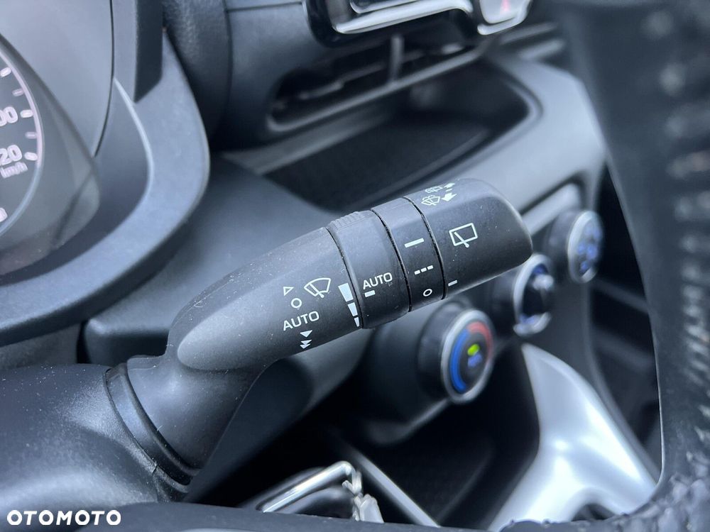 Toyota Yaris - 12