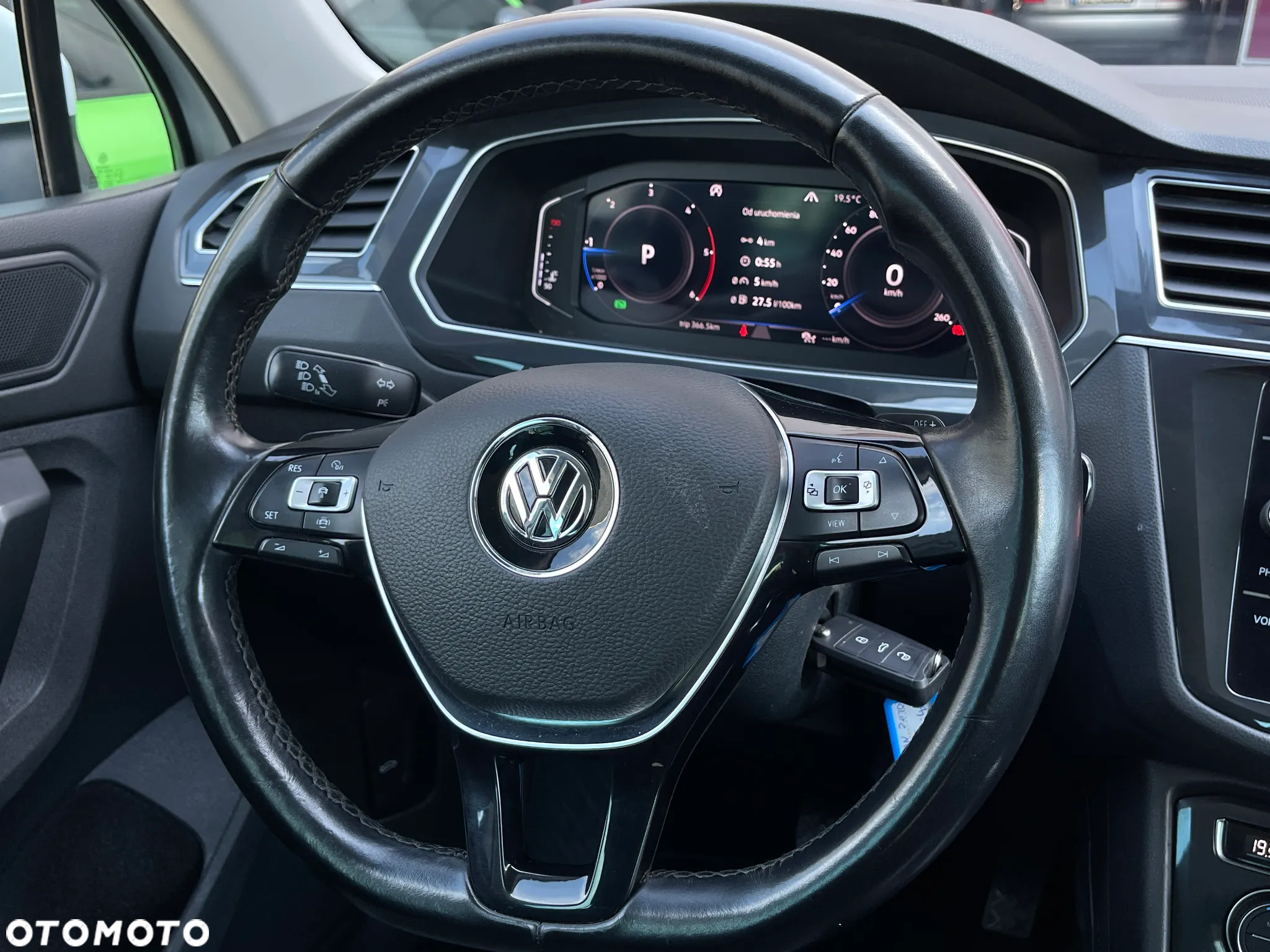 Volkswagen Tiguan 2.0 TDI SCR 4MOTION DSG R-Line - 26