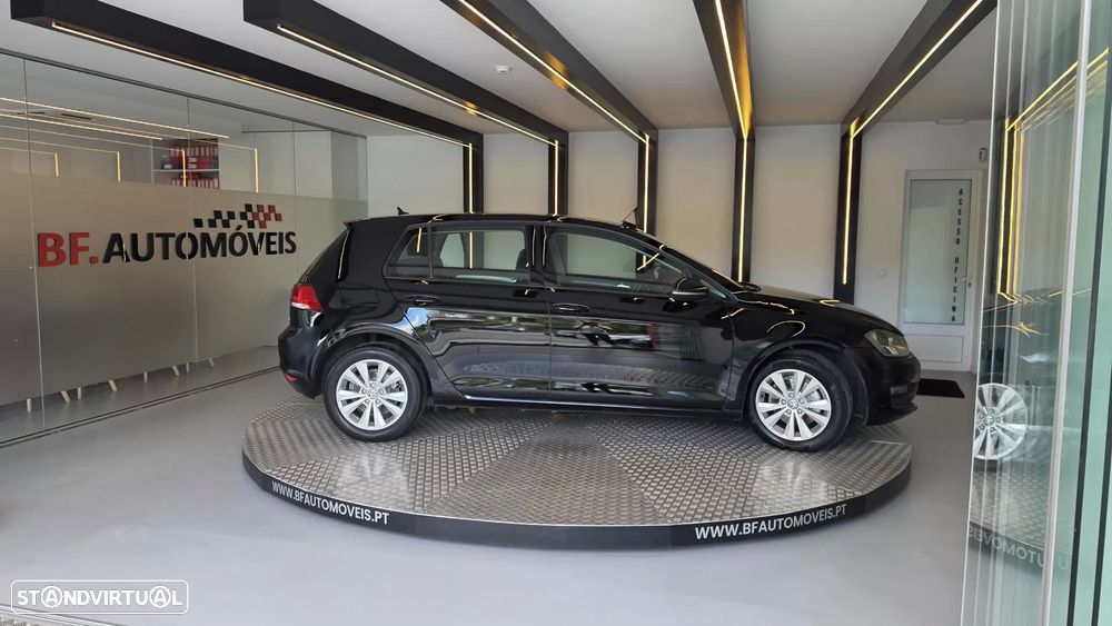 VW Golf 1.6 TDi Trendline BlueMotion - 9