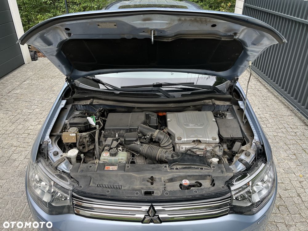 Mitsubishi Outlander - 7