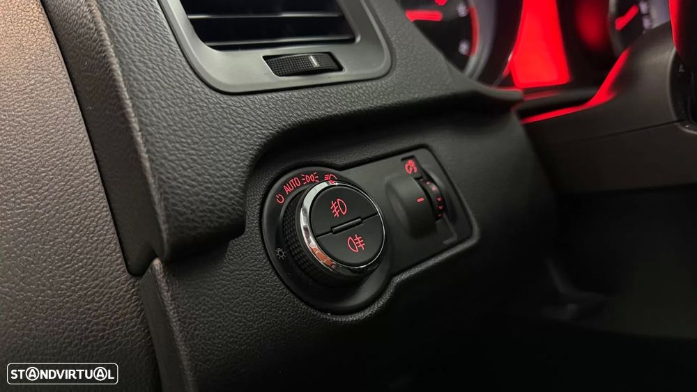 Opel Insignia Sports Tourer - 13