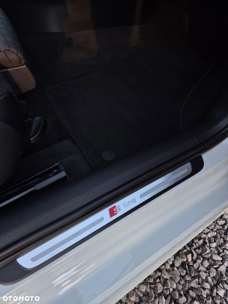 Audi A3 Limousine 1.4 TFSI cylinder on demand ultra S line Sportpaket - 11