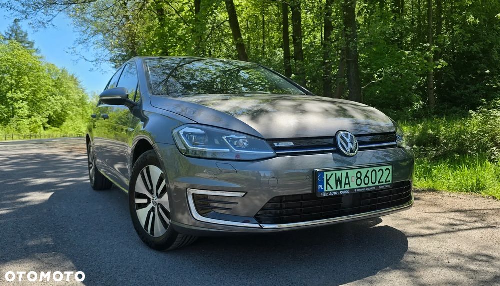 Volkswagen Golf - 1