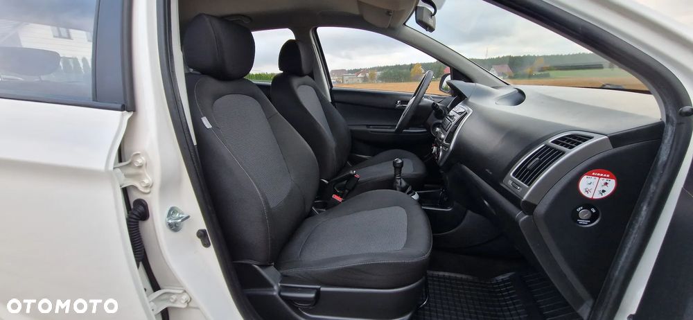 Hyundai i20 - 23