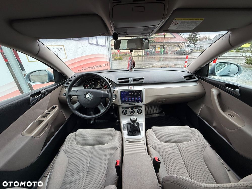 Volkswagen Passat - 8