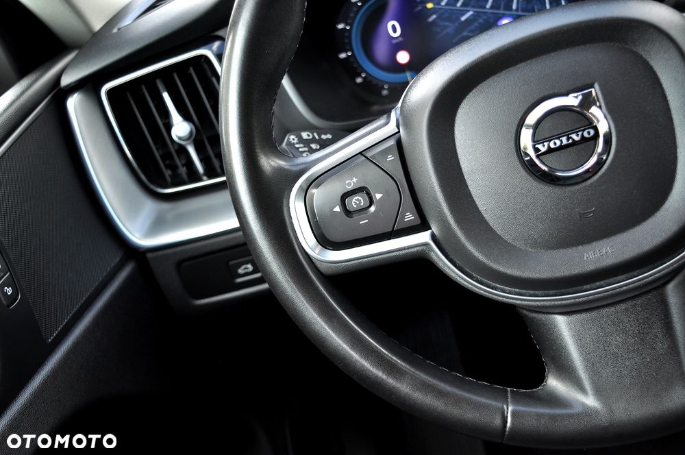 Volvo XC 60 - 25