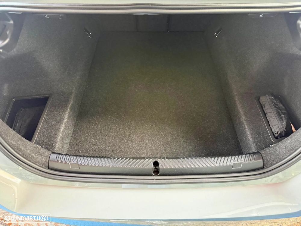 BMW 520 d Pack Desportivo M - 28