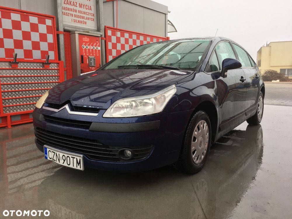Citroën C4 1.4 16V Style - 1