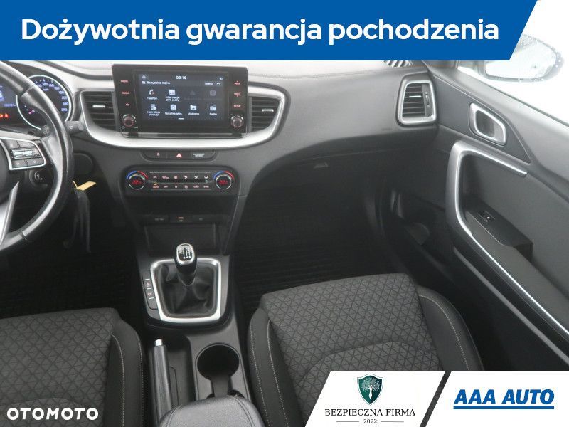 Kia Ceed - 10