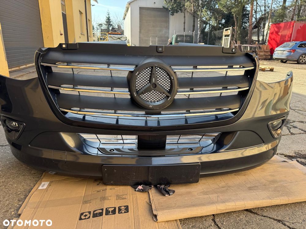 Zderzak przód Mercedes-Benz 907 - 2