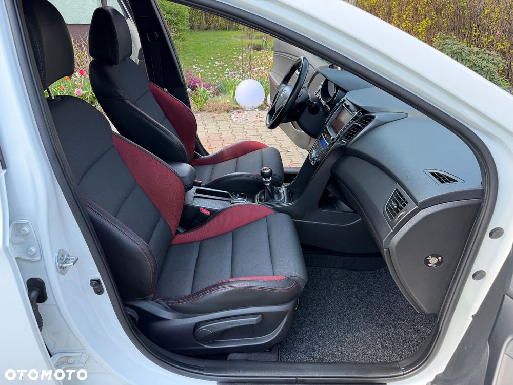 Hyundai i30 1.6 GDI Turbo Luxury - 31