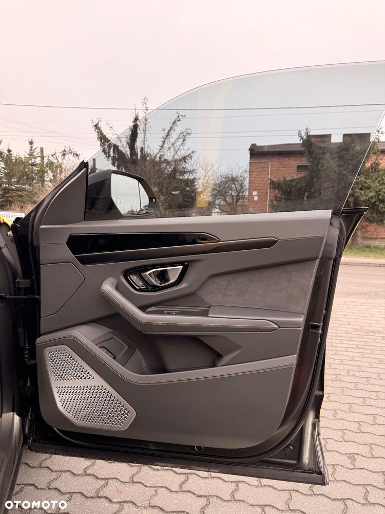 Lamborghini Urus - 11