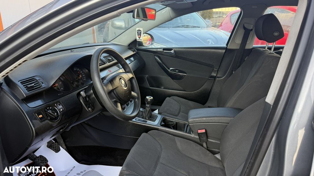 Volkswagen Passat - 12