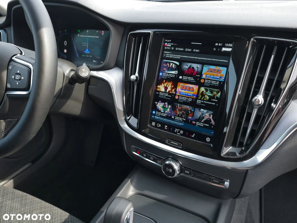 Volvo V60 B3 B DKG Momentum Pro - 14