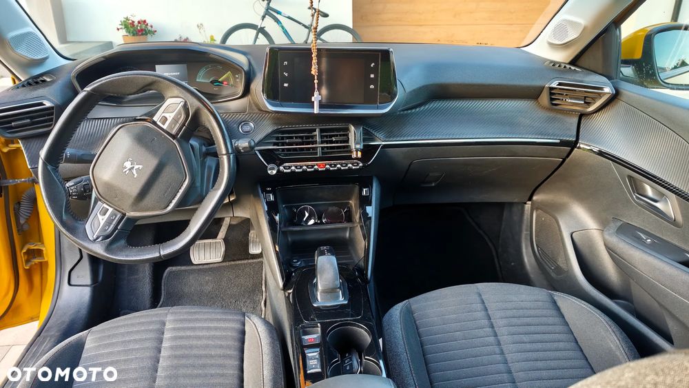 Peugeot 208 - 13