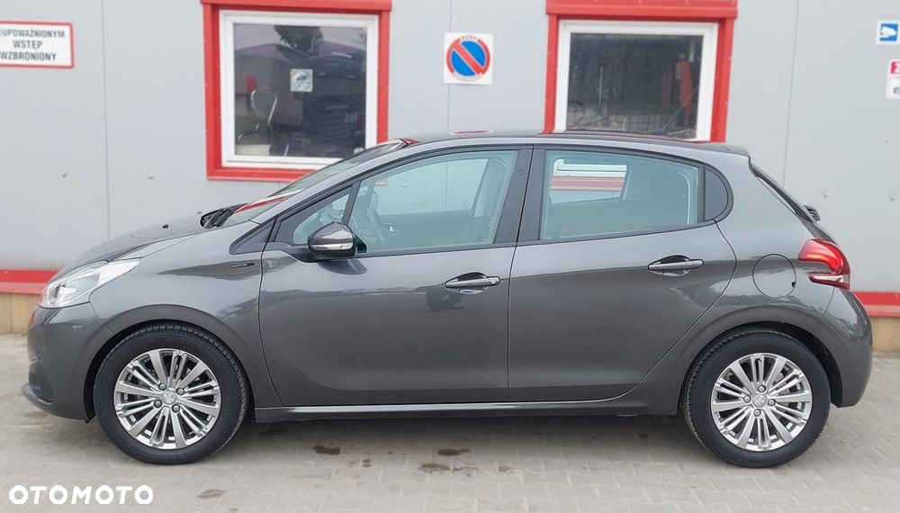 Peugeot 208 - 4