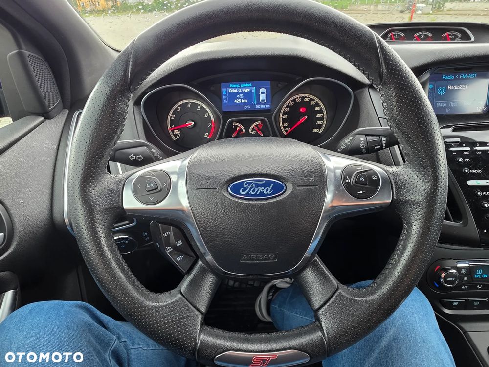 Ford Focus 2.0 EcoBoost ST mit Leder-Exclusiv-Paket - 11