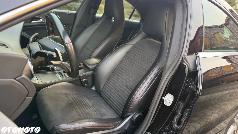 Mercedes-Benz CLA 180 7G-DCT AMG Line - 30