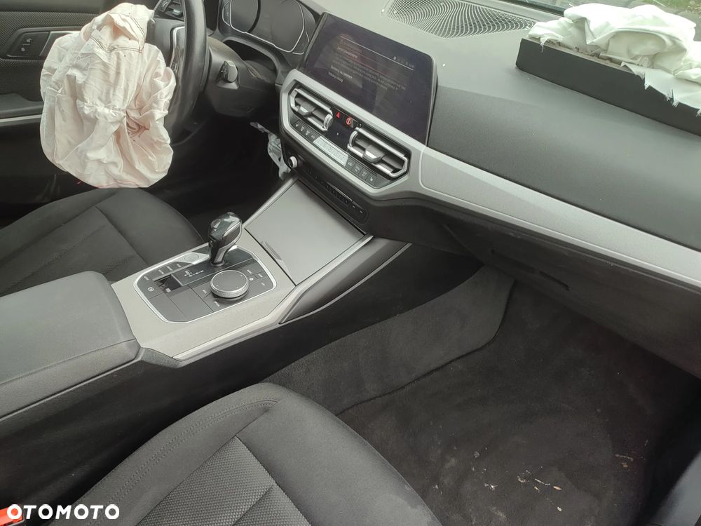 BMW Seria 3 318d Sport Line Shadow - 31