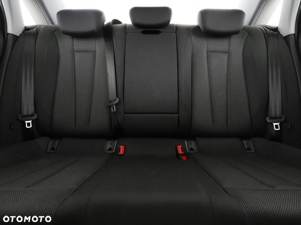 Audi A4 Limousine 35 TFSI mHEV S tronic - 19