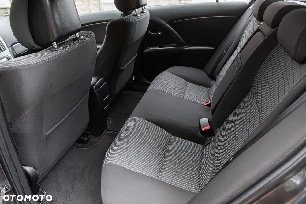 Toyota Avensis 2.0 D-4D Sol+NAVI - 22