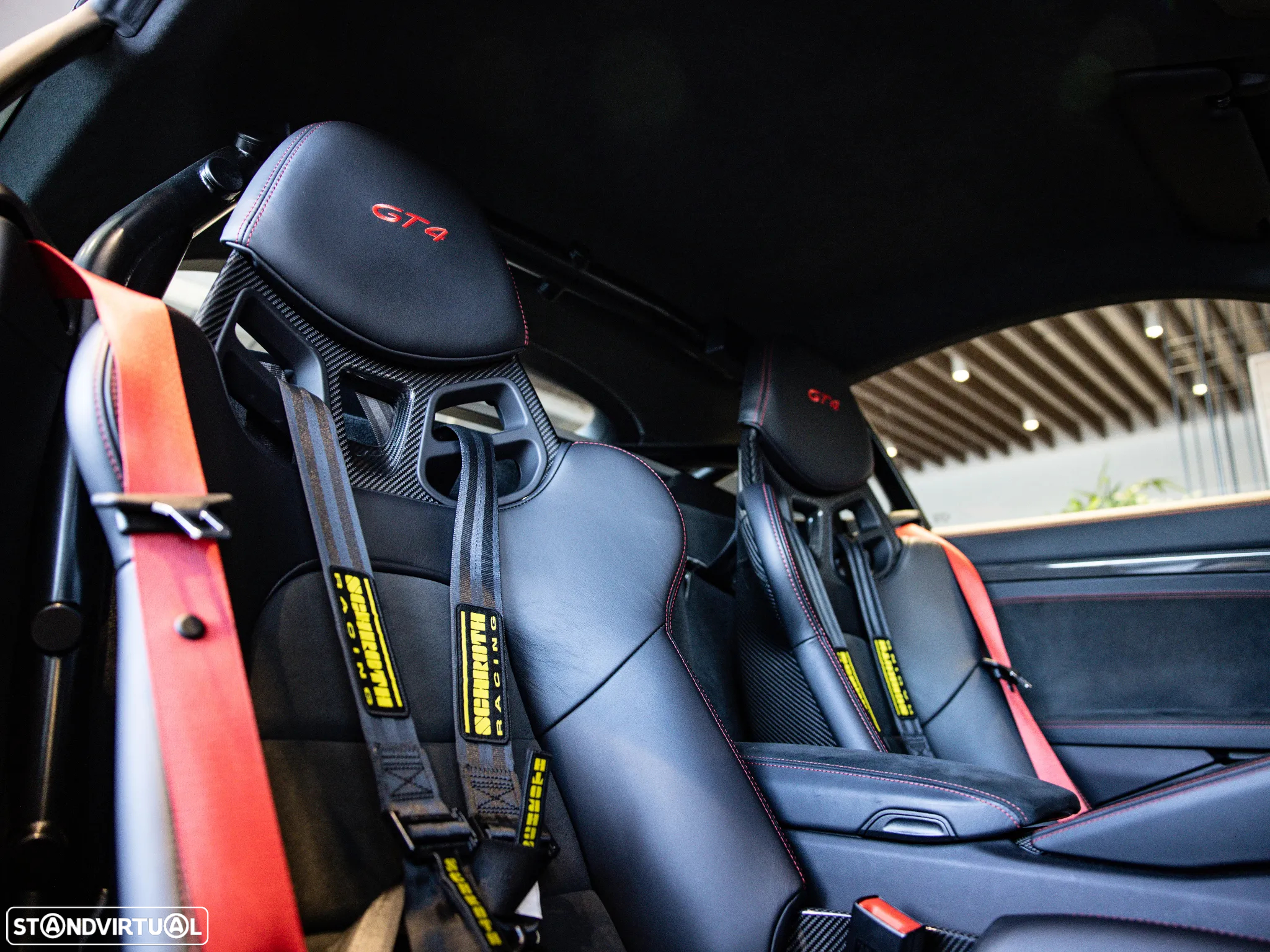 Porsche 718 Cayman GT4 - 42