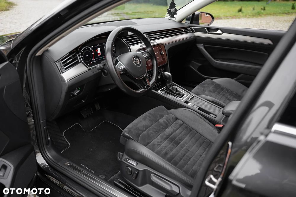 Volkswagen Passat 2.0 TDI SCR DSG Highline - 25