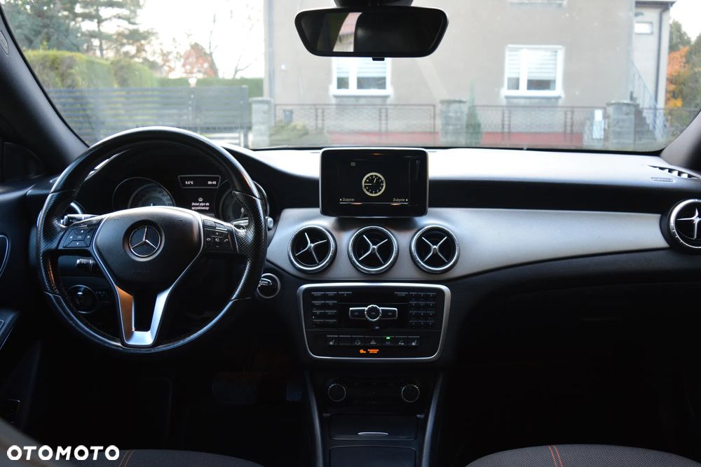 Mercedes-Benz CLA 180 7G-DCT StreetStyle - 8