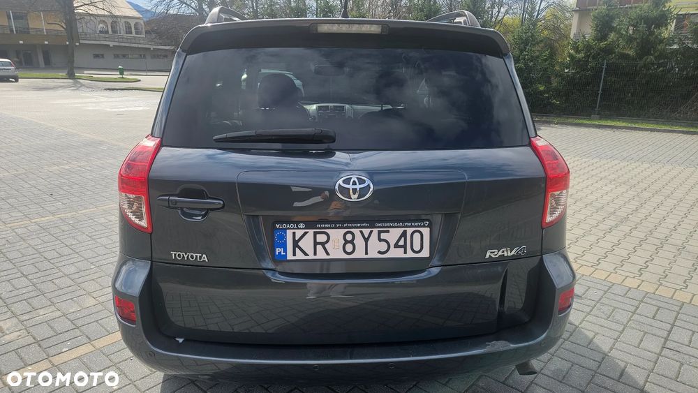 Toyota RAV4 - 6