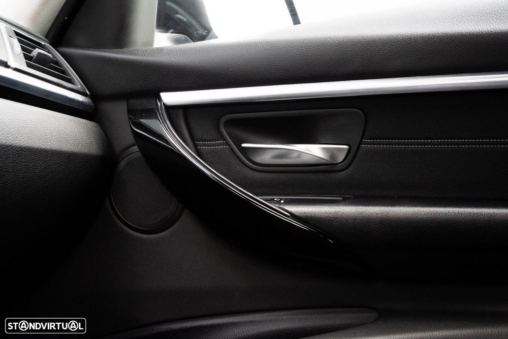 BMW 320 d Efficient Dynamic Edition Sport Line - 32