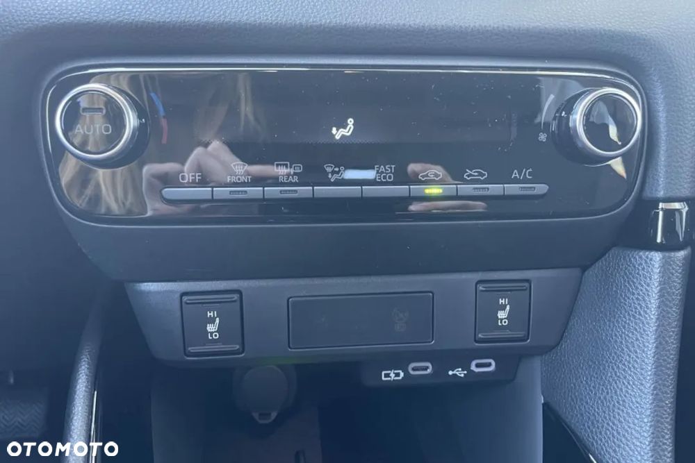 Toyota Yaris Hybrid 116 1.5 VVT-i Teamplayer - 11