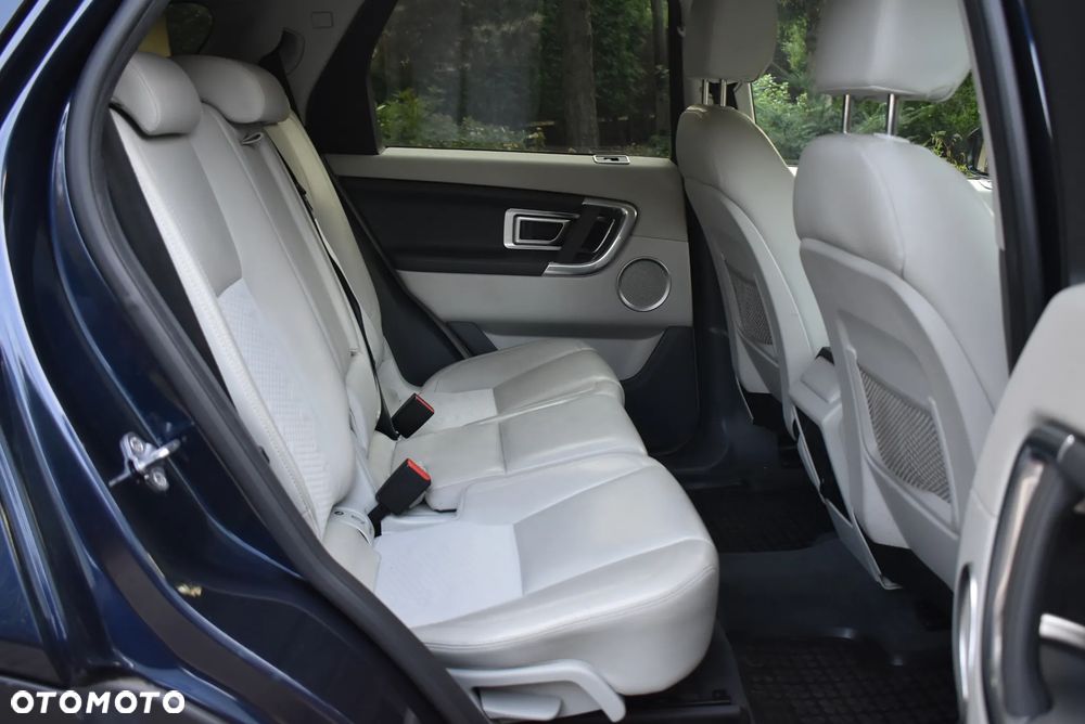 Land Rover Discovery Sport - 26