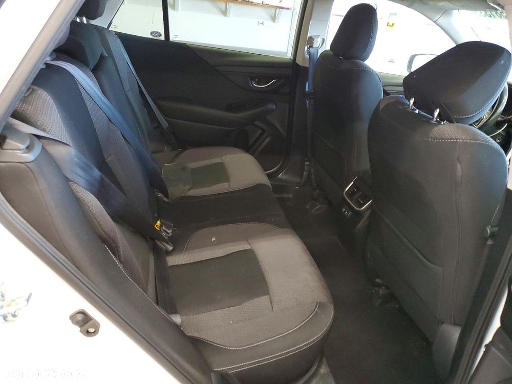 Subaru Outback 2.5i Exclusive - 10