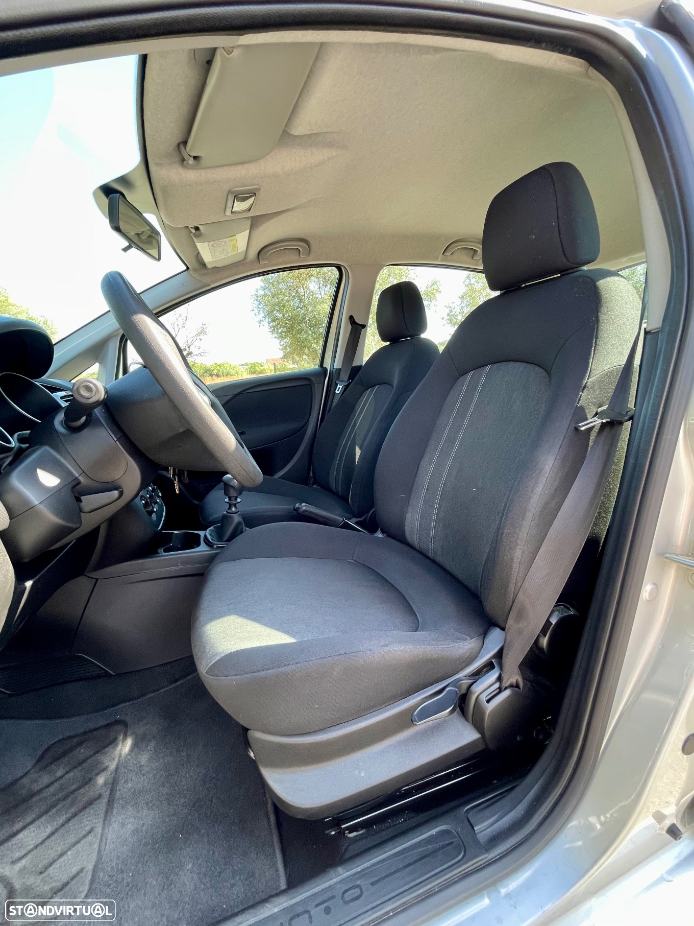 Fiat Punto 1.2 Lounge S&S - 11