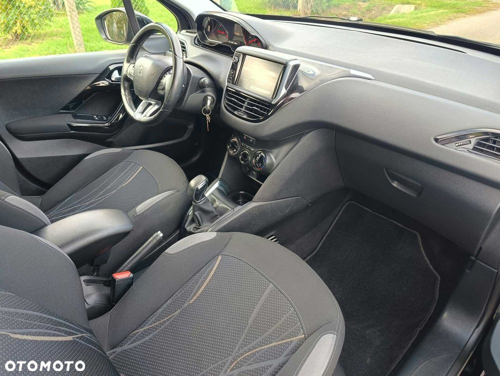 Peugeot 208 - 7