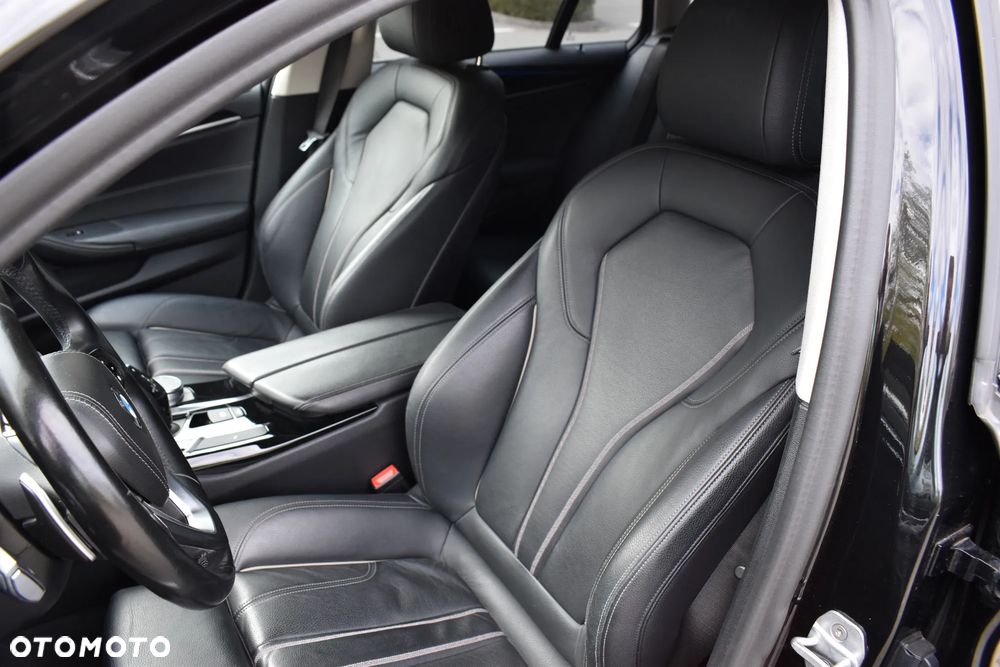 BMW Seria 5 518d Sport Line sport - 12