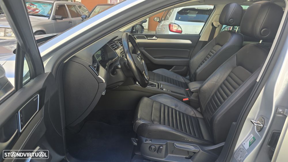 VW Passat Variant 2.0 TDI Highline DSG 4Motion - 19