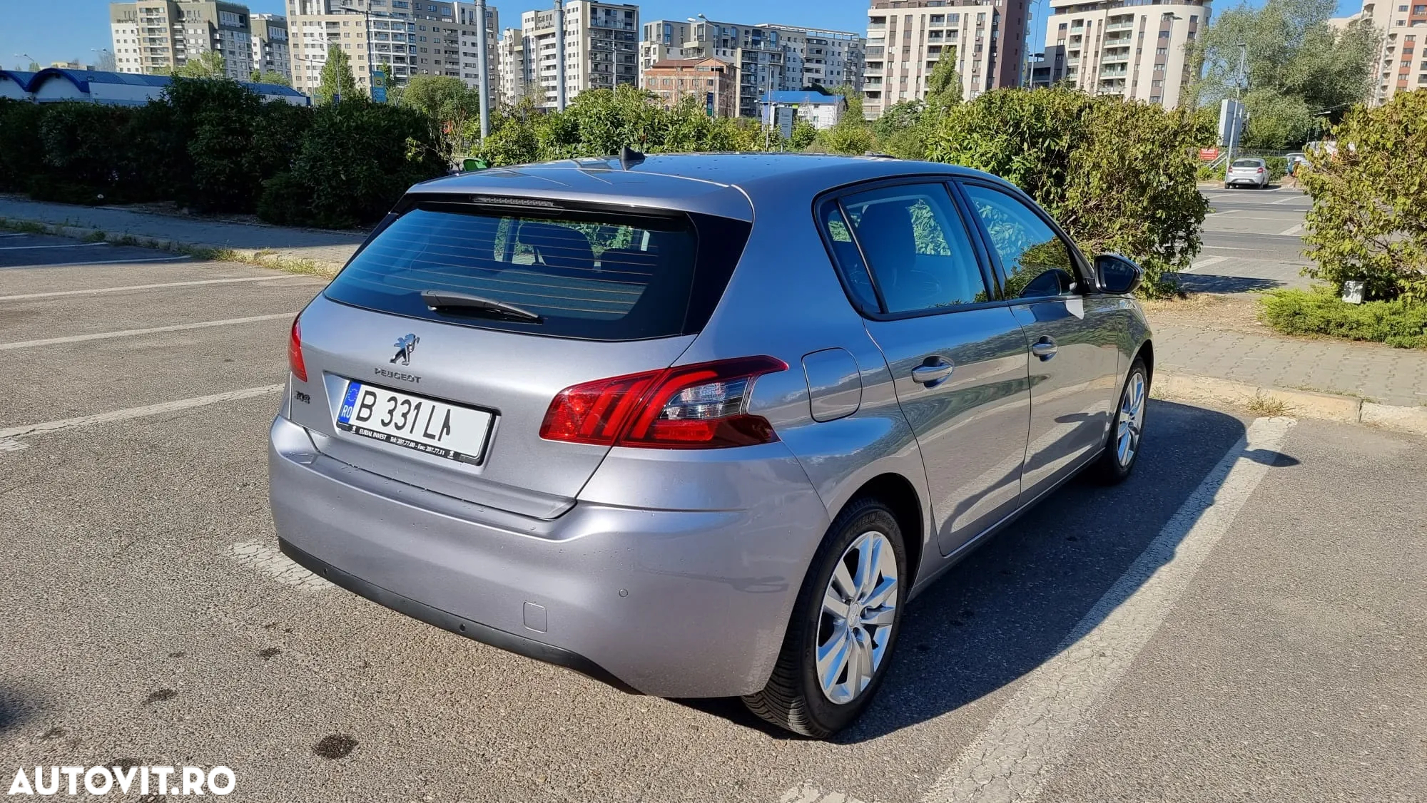 Peugeot 308 1.2 L PureTech Turbo S&S Allure - 8