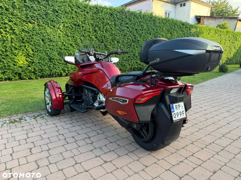 Can-Am Spyder - 4
