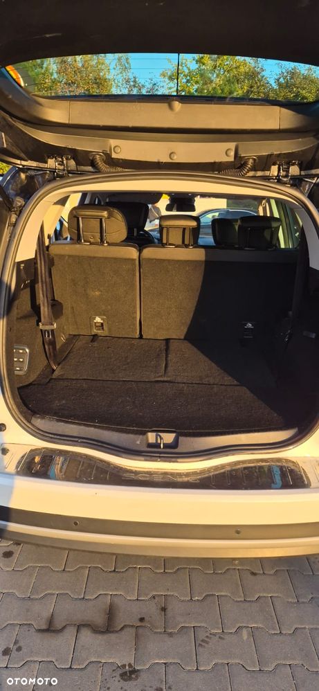 Renault Scenic 1.6 dCi Bose EDC - 6