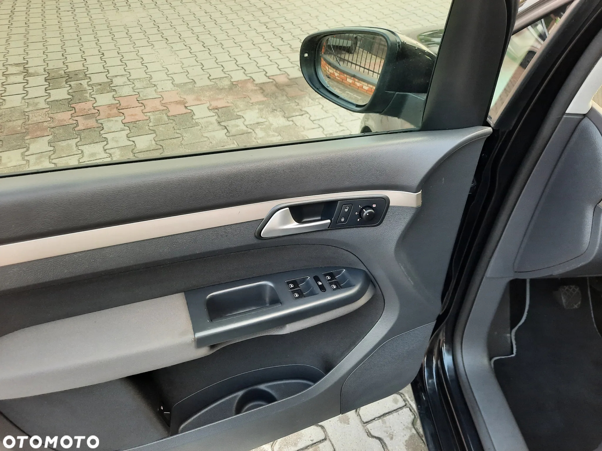 Volkswagen Touran 1.9 TDI Conceptline - 21