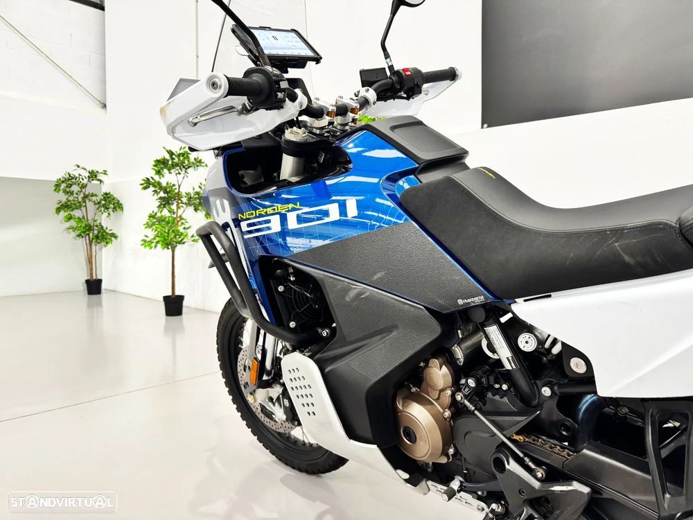 Husqvarna Norden 901 EXPEDITION - 8
