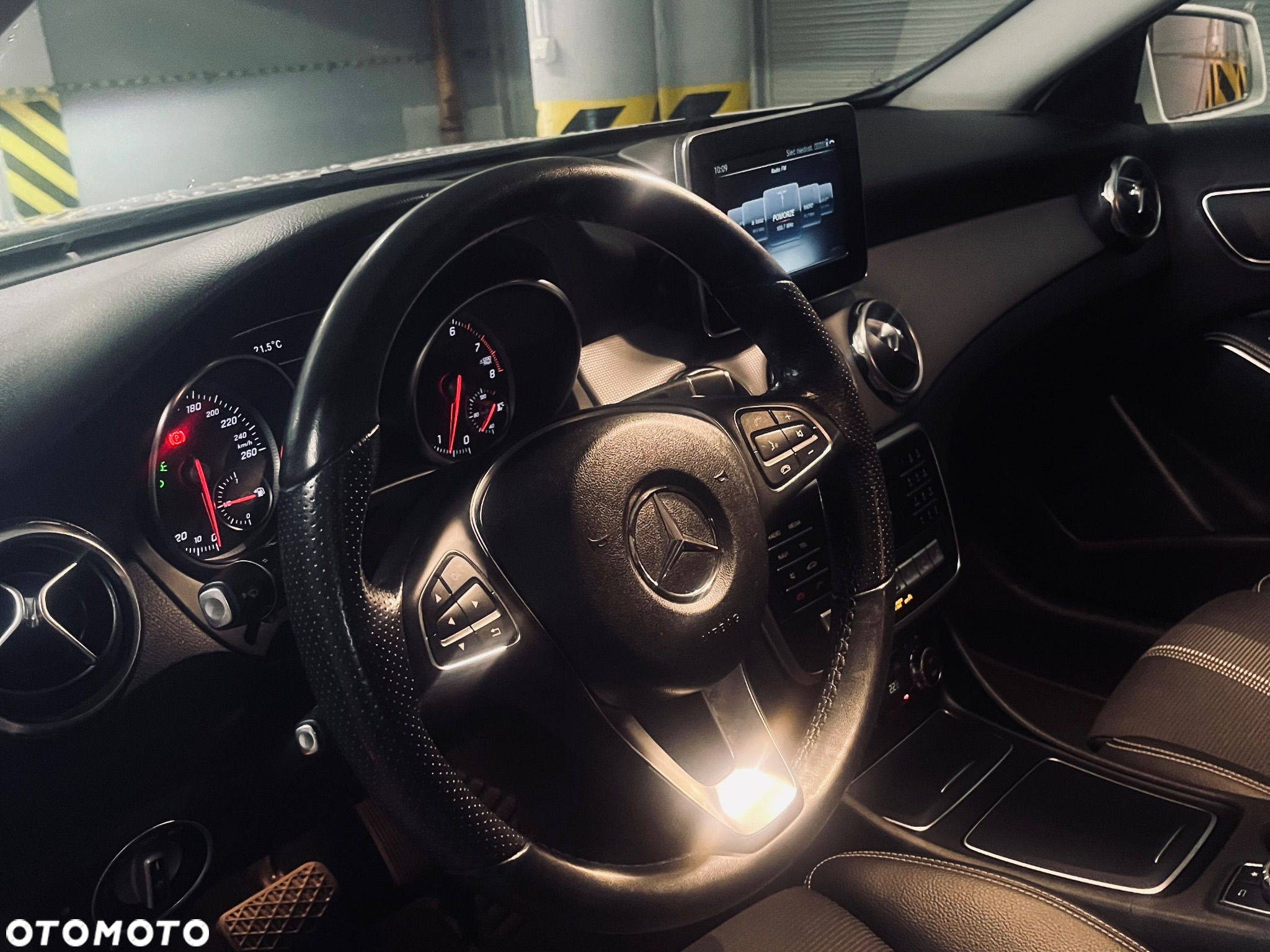 Mercedes-Benz GLA 200 7G-DCT Urban - 12